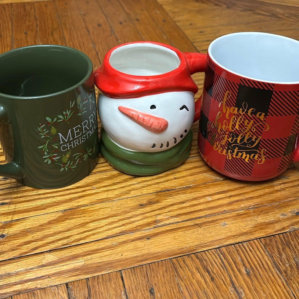 Winter Holiday mugs: a set of 3
